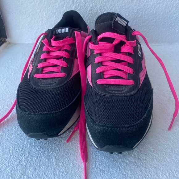 Black, white and hot pink Puma Sneakers - Picture 2 of 6